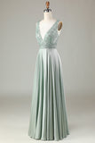 Vestido de dama de honor Matcha con cuello en V brillante con lentejuelas