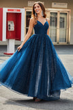 Vestidos de fiesta de tul largo con cuentas con escote en V de línea azul marino con pliegues