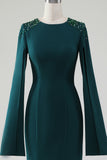 Vestido sirena verde oscuro con cuello redondo y mangas de capa de cuentas