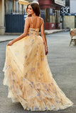 Vestido de fiesta largo largo con niveles de tul plisado halter de línea A amarillo con bordados