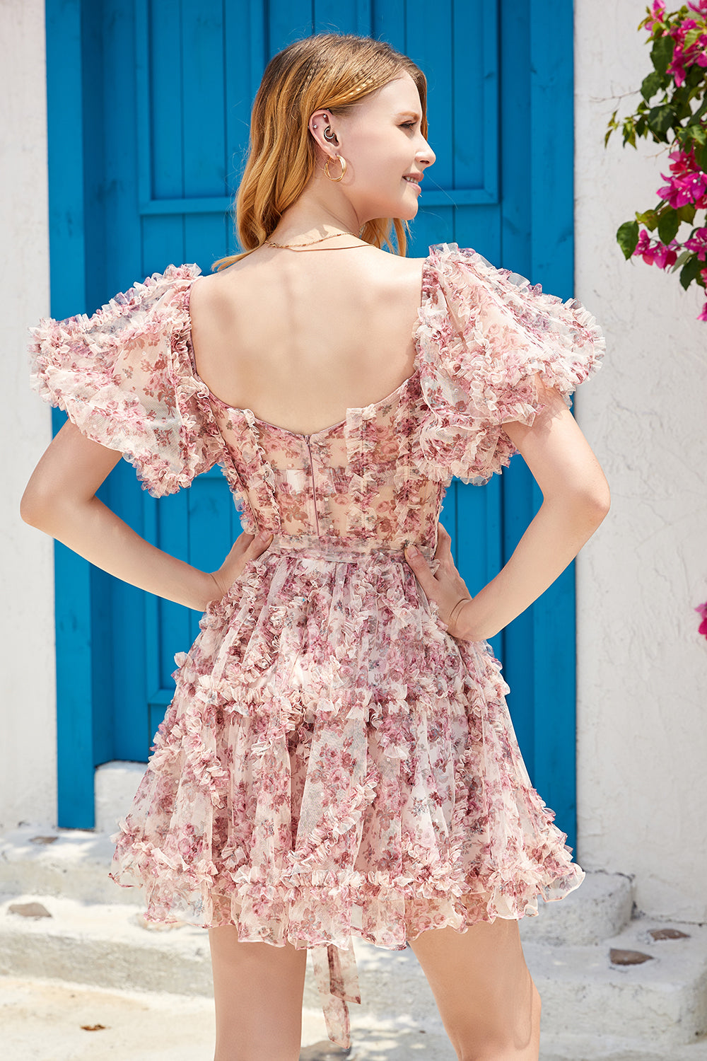 Elegante una línea fuera del hombro Tul negro vestido corto de bienvenida con mangas cortas