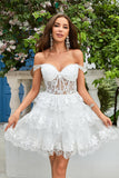 Lindo vestido corto de bienvenida con cordón azul oscuro con encaje