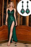Vestido largo de fiesta con tirantes finos verde oscuro brillante con accesorio