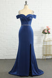 Sirena fuera del hombro Vestido de dama de honor azul marino con cuentas